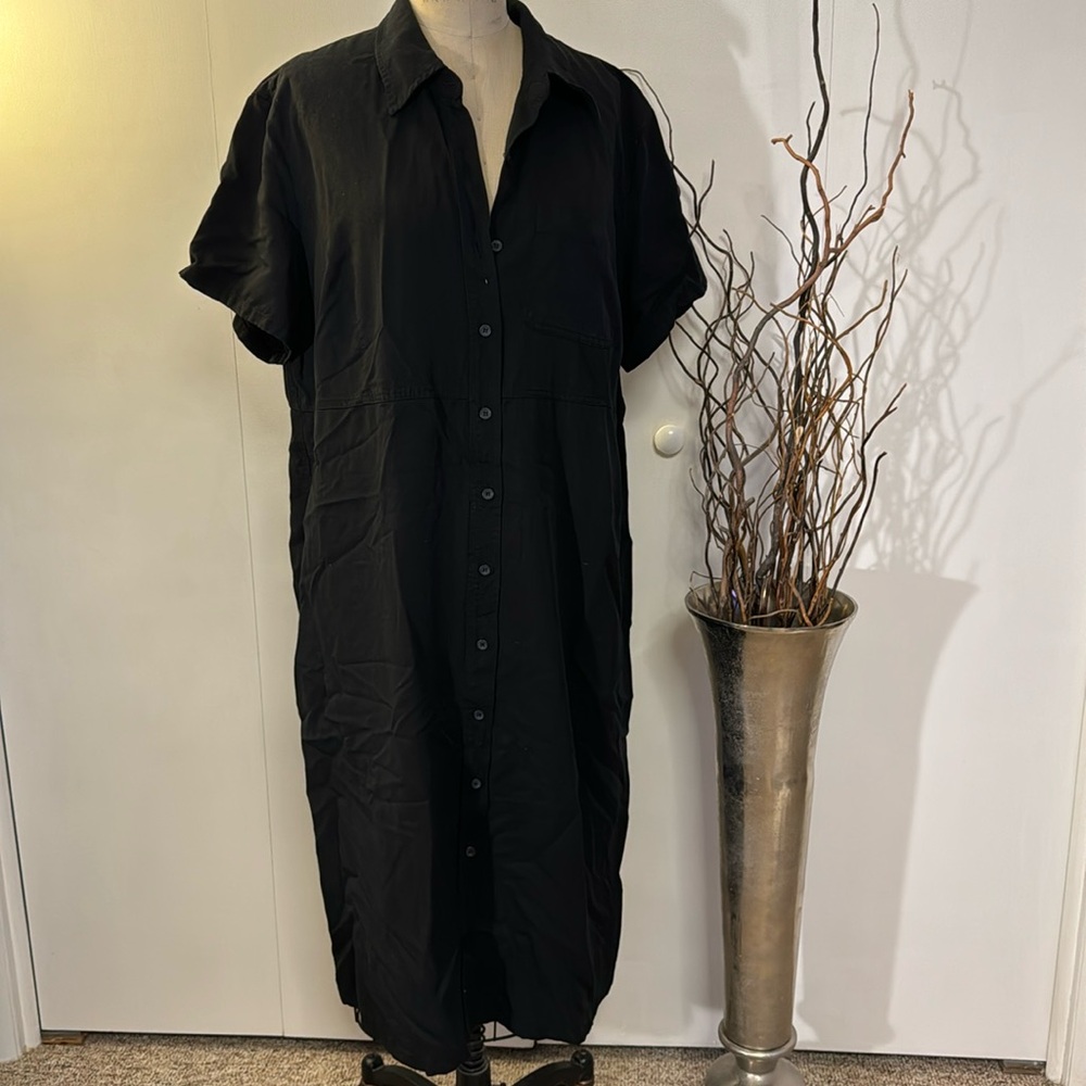 Jones New York short sleeve black button up maxi dress
